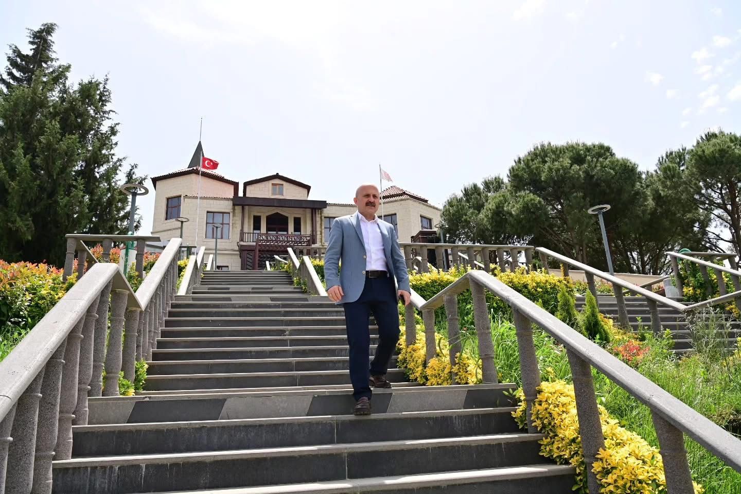 Vali Varol, Adnan Menderes’in Tarihini Yakından Inceledi (3)
