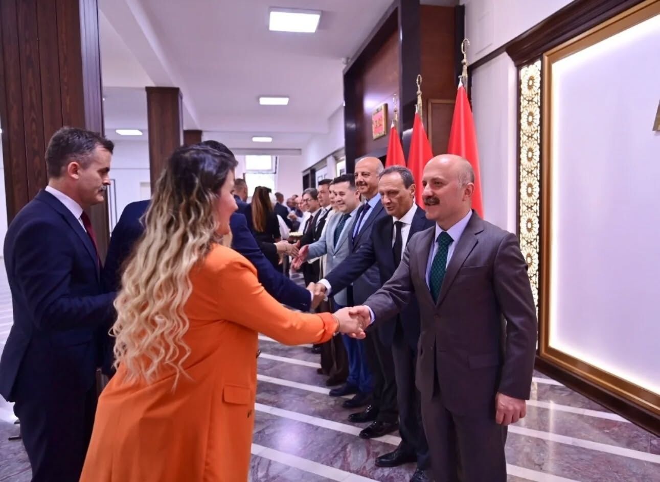 Vali Varol, personelle bayramlaştı
