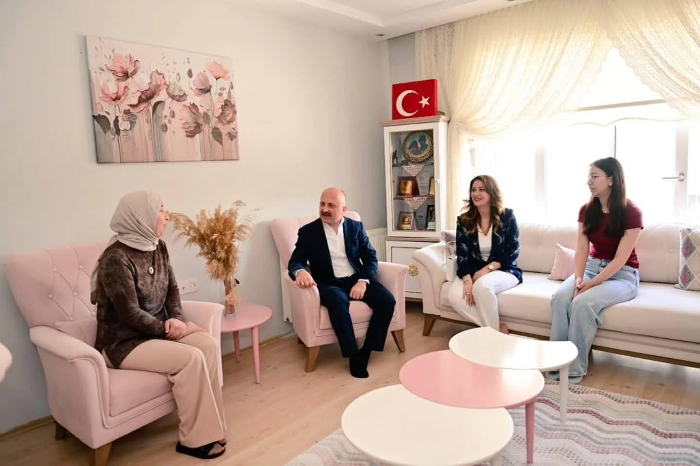 Vali Varol'dan Anneler Günü'nde anlamlı ziyaretler