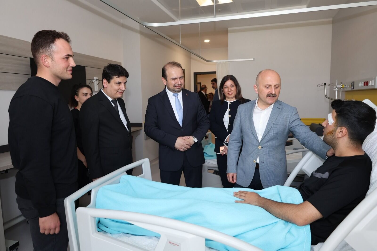 Vali Varol’dan göreve hızlı başlangıç: Ayağının tozuyla Şehir Hastanesi ziyareti