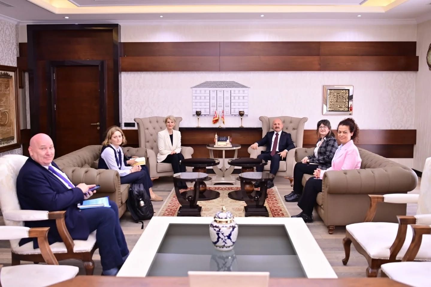 Vali Varol’dan Uluslararası Kabul Birleşik Krallık Ankara Büyükelçisi Morris’i Ağırladı (1)