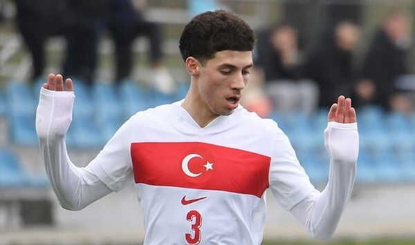 Vatan Özcan Kimdir1
