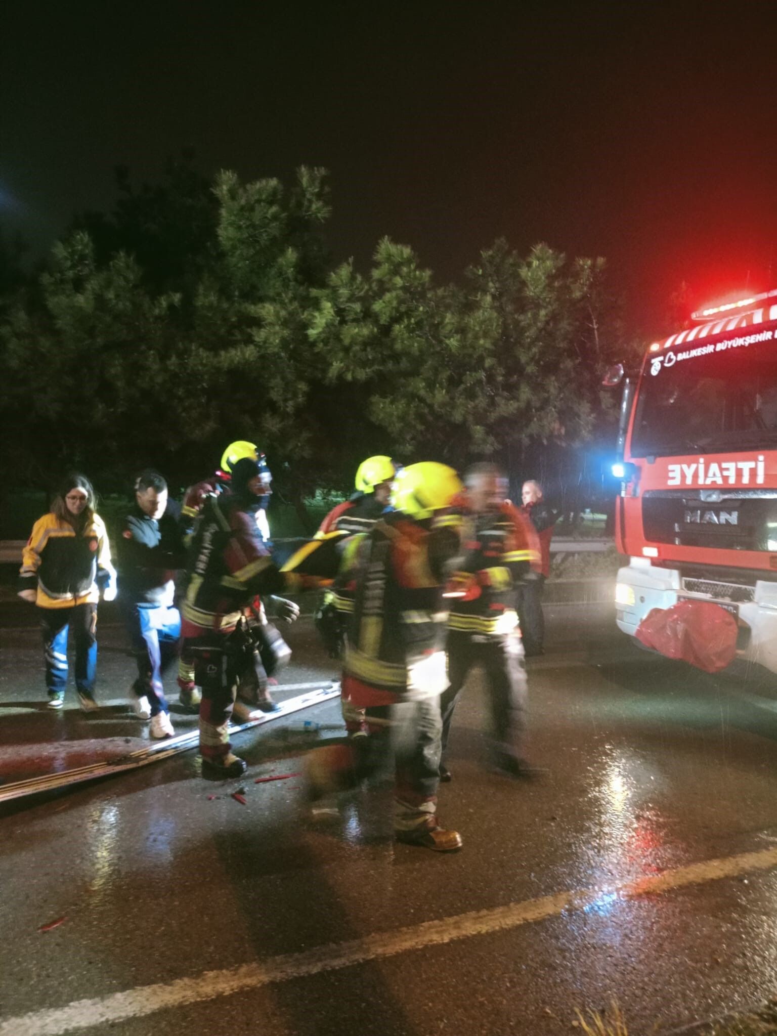 Yolcu otobüsünde can pazarı: 3 ölü, 26 yaralı