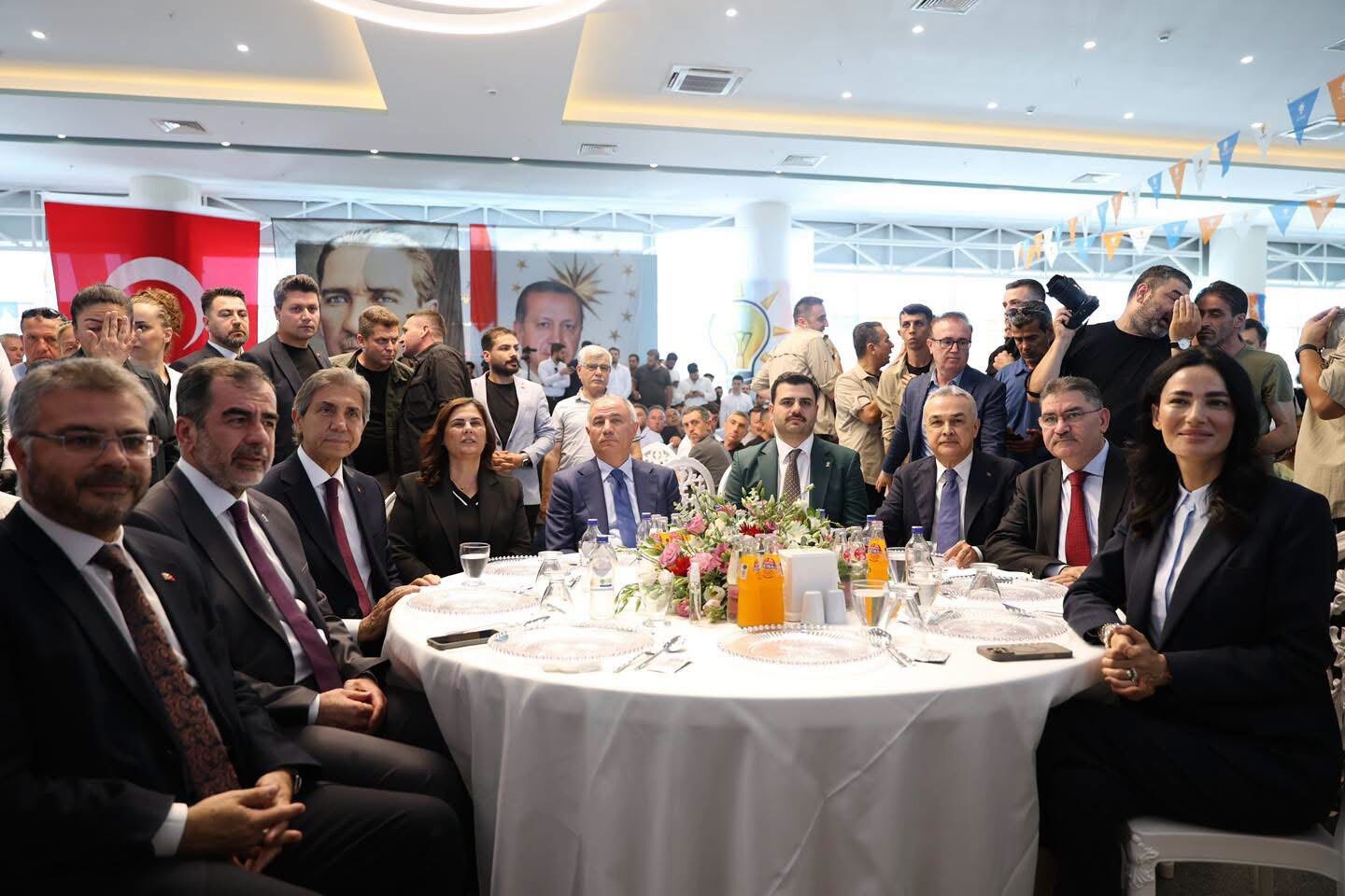 Ak Parti̇ (4)-4
