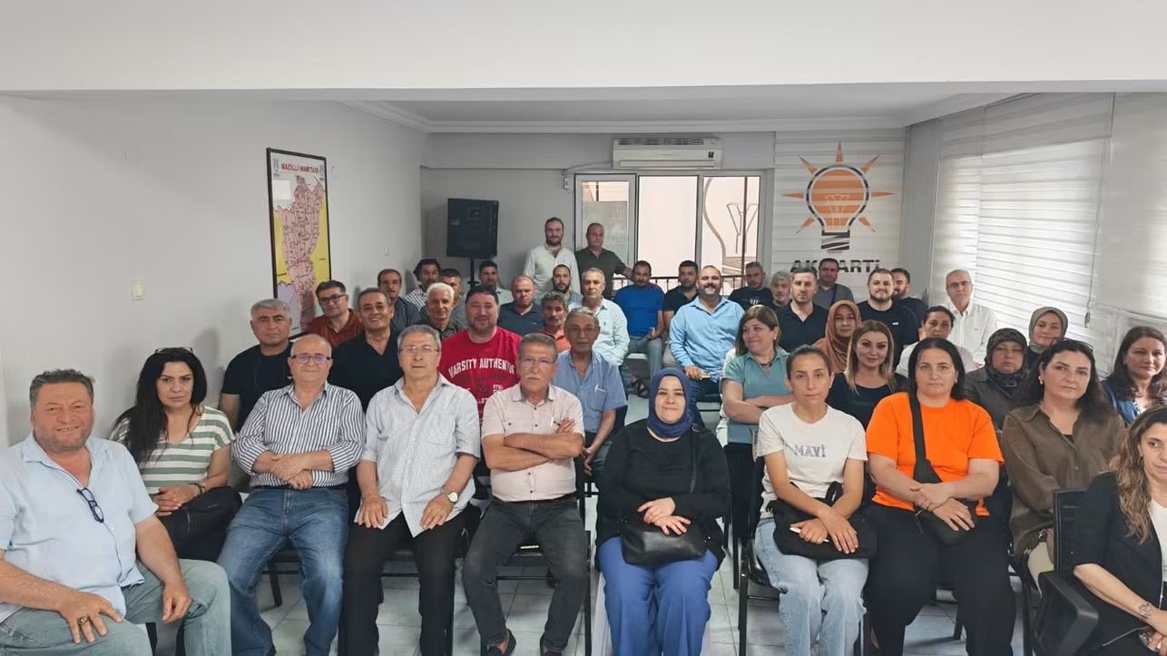Ak Parti̇ Nazi̇lli̇ (1)