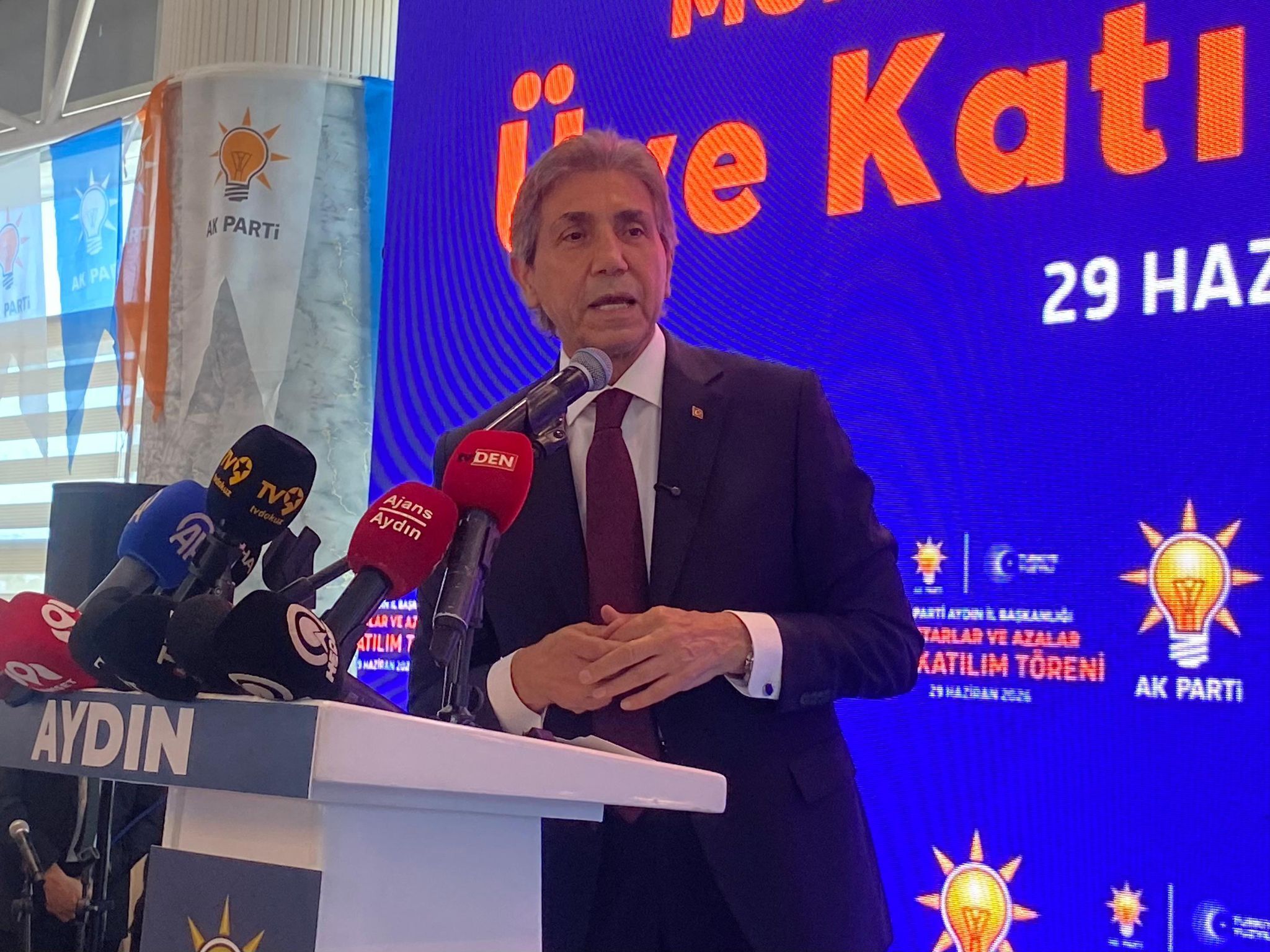 AK Partili Demir’den muhtarlara destek