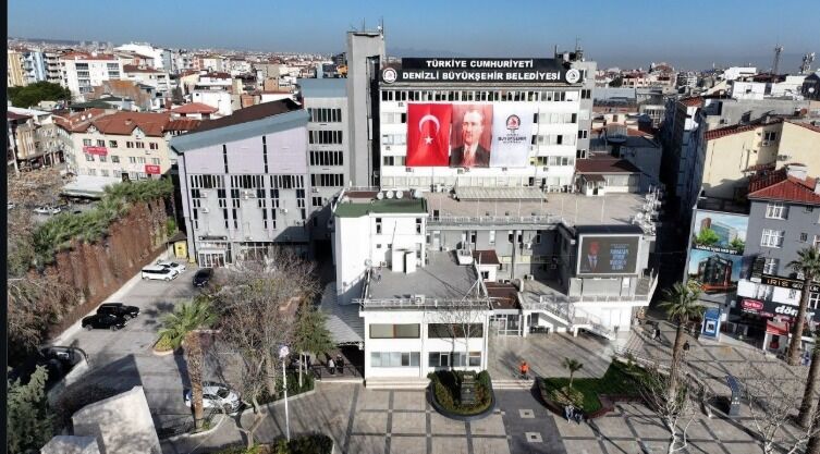 Arıcı’dan Büyükşehir’e ziyaret: Başkanlar iş birliğini görüştü