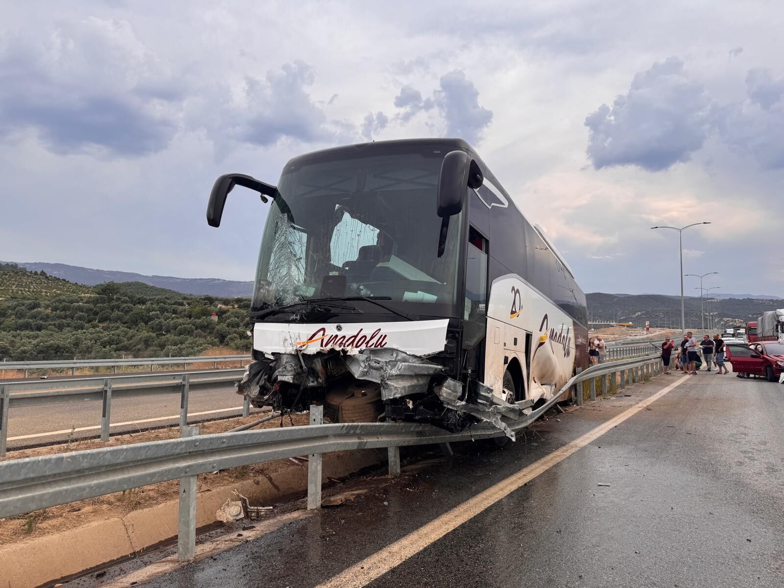 Aydın Denizli Otoyolu'nda Facia Gibi Kaza! 1'I Ağır 18 Kişi Yaralandı
