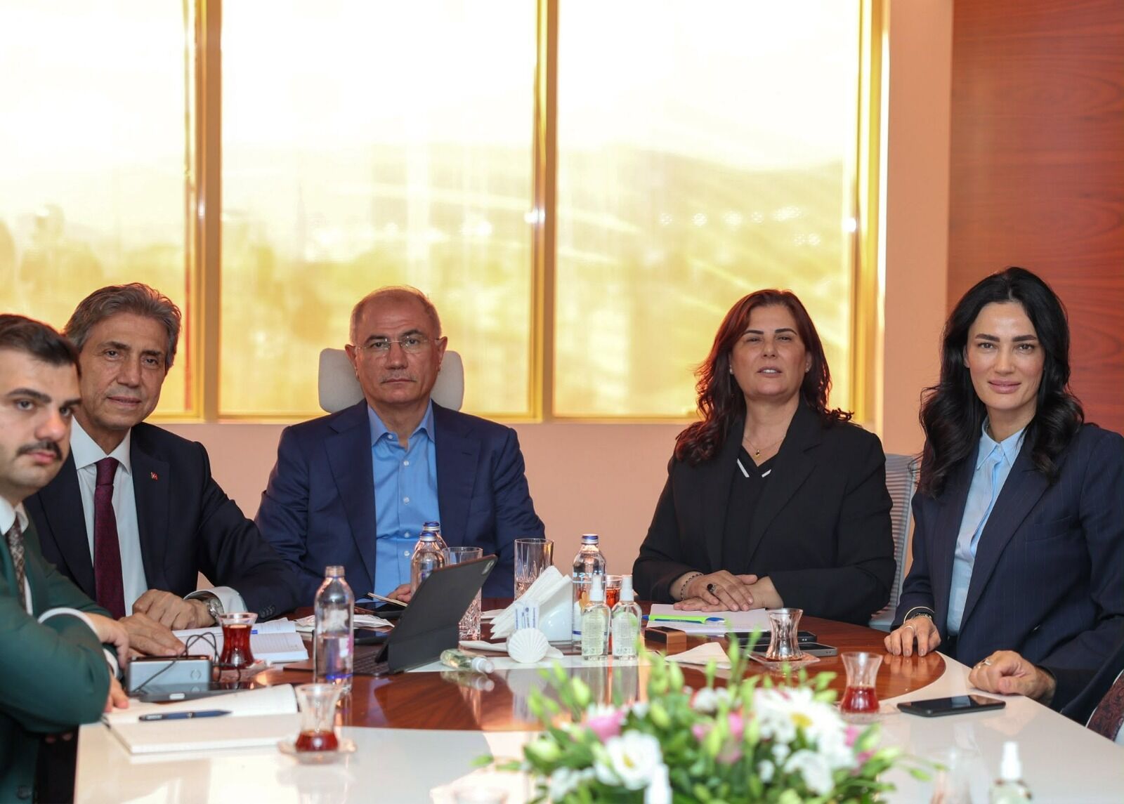 Aydın için kritik zirve AK Parti Aydın heyeti Ankara’dan gelen kurmaylarla buluştu