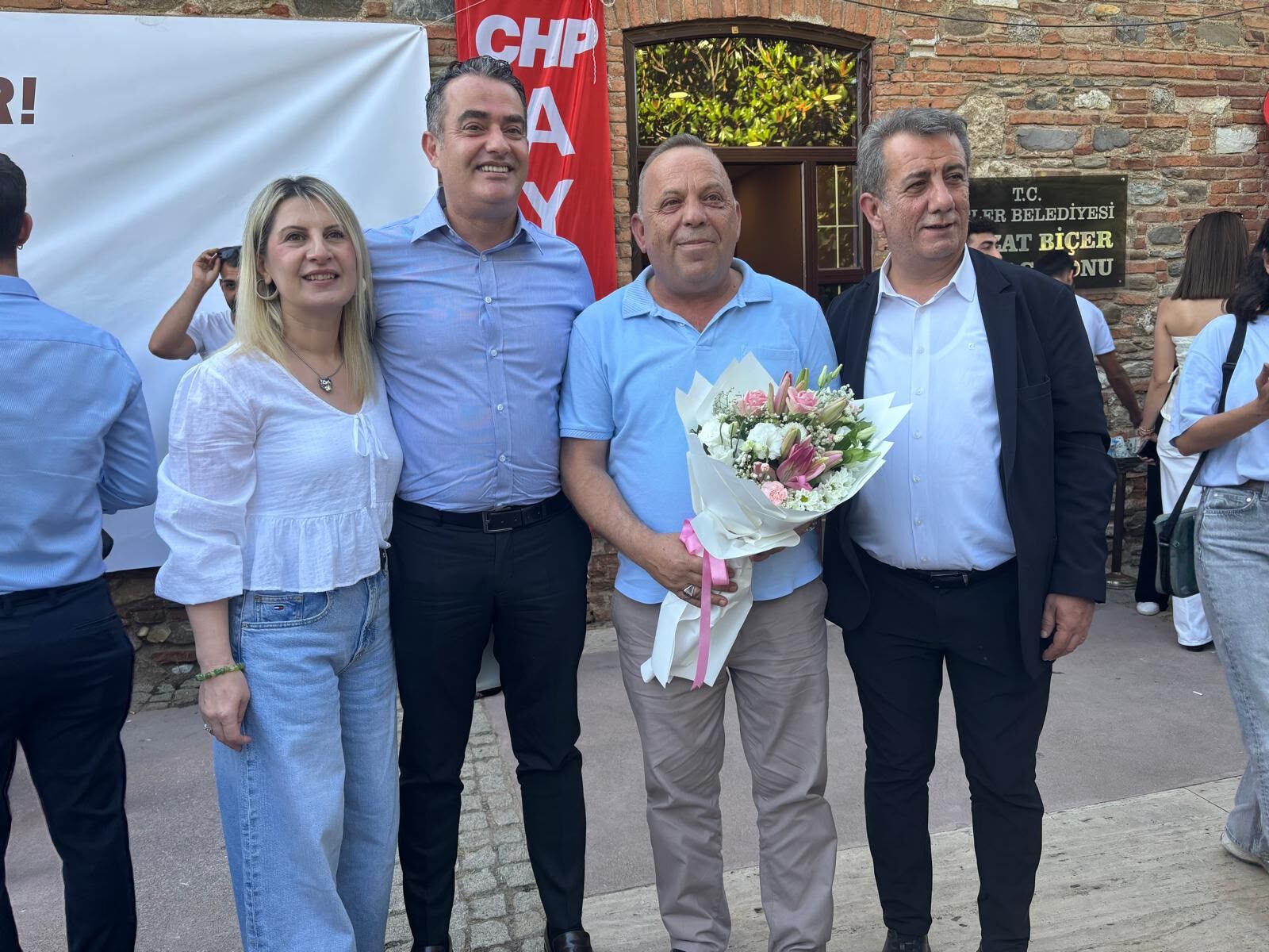 Aydın Siyasetinde Örnek Dostluk Chp’li Arıcı’dan Özel’e Doğum Günü Jesti (1)