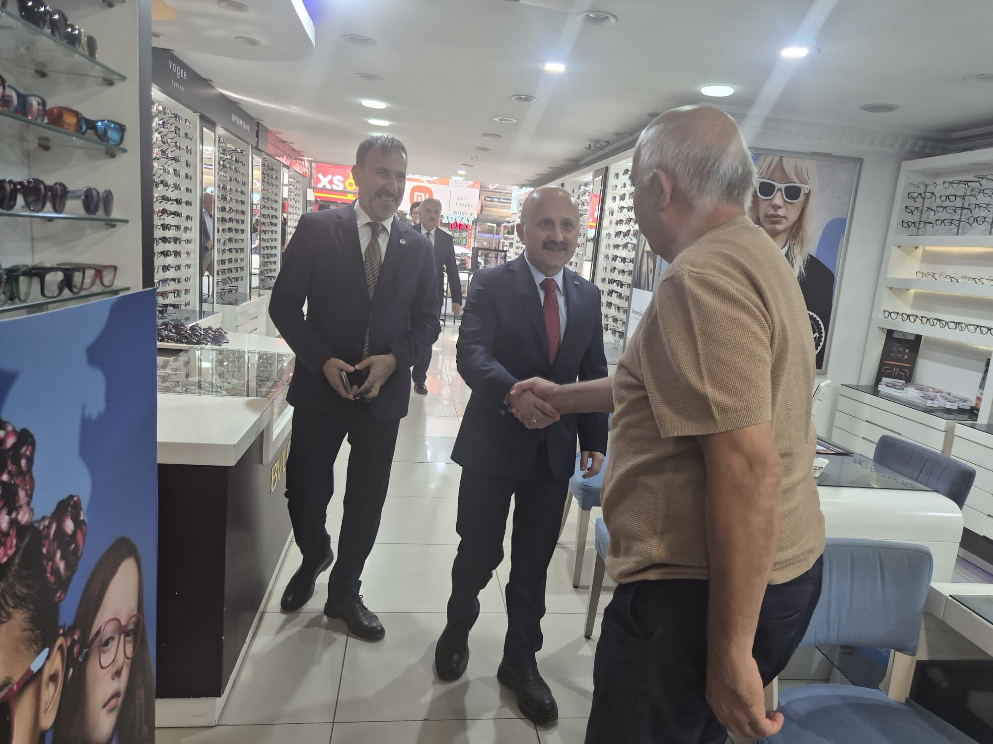 Aydın Valisi Varol Söke’de Incelemelerde Bulundu Vatandaş Ve Esnafla Bir Araya Geldi (4)