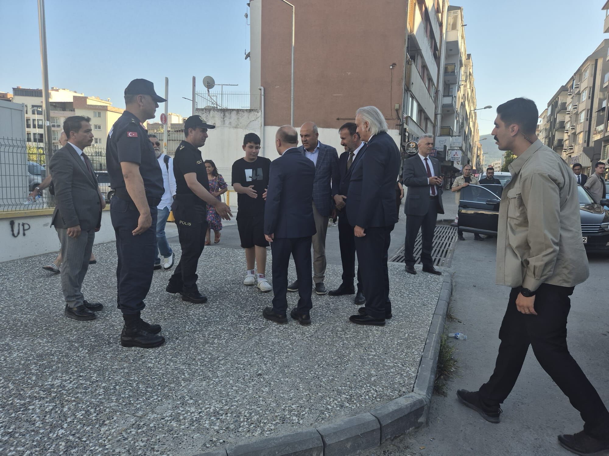 Aydın Valisi Varol Söke’de Incelemelerde Bulundu Vatandaş Ve Esnafla Bir Araya Geldi (5)
