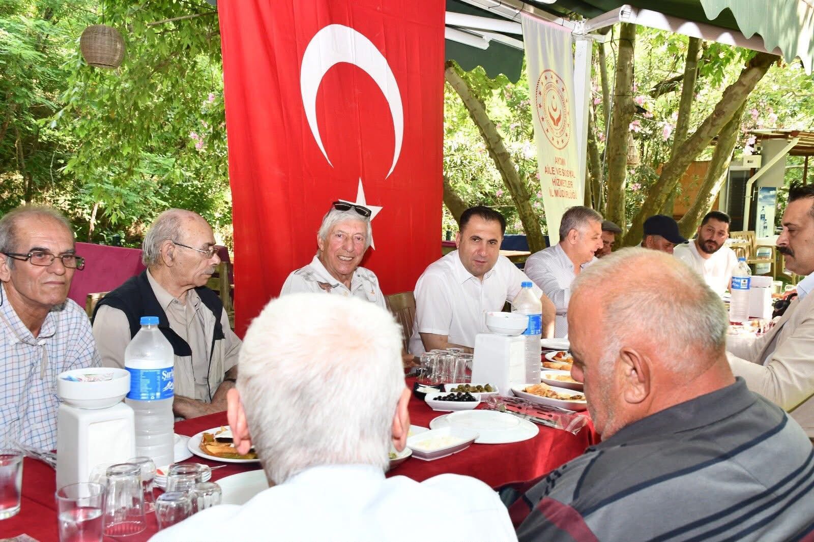 Aydın’da Babalar Günü’nde Şehit Babaları Unutulmadı Vefa Buluşmasında Duygu Dolu Anlar (4)
