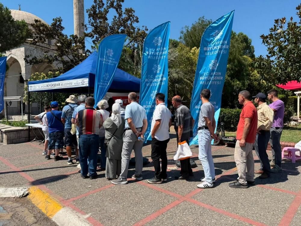 Aydın'da Gelenek Bu Yıl Da Sürdü Büyükşehir Aşure Ikram Etti (3)