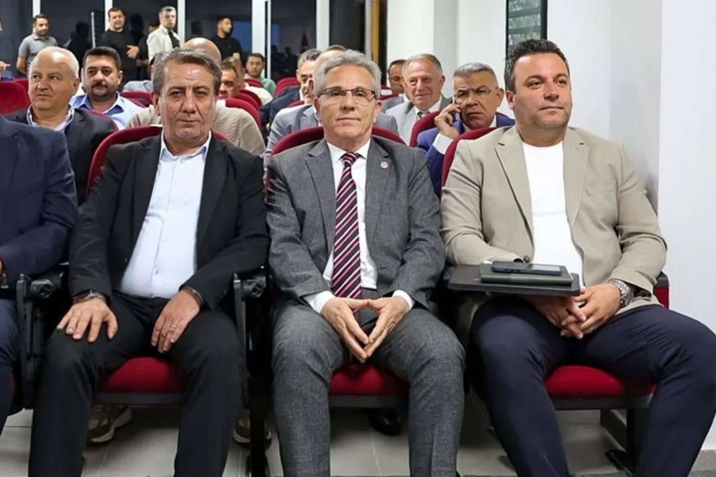 Aydın’da Hayvan Hakları Masaya Yatırıldı Sokak Hayvanlarının Geleceği Konuşuldu (4)