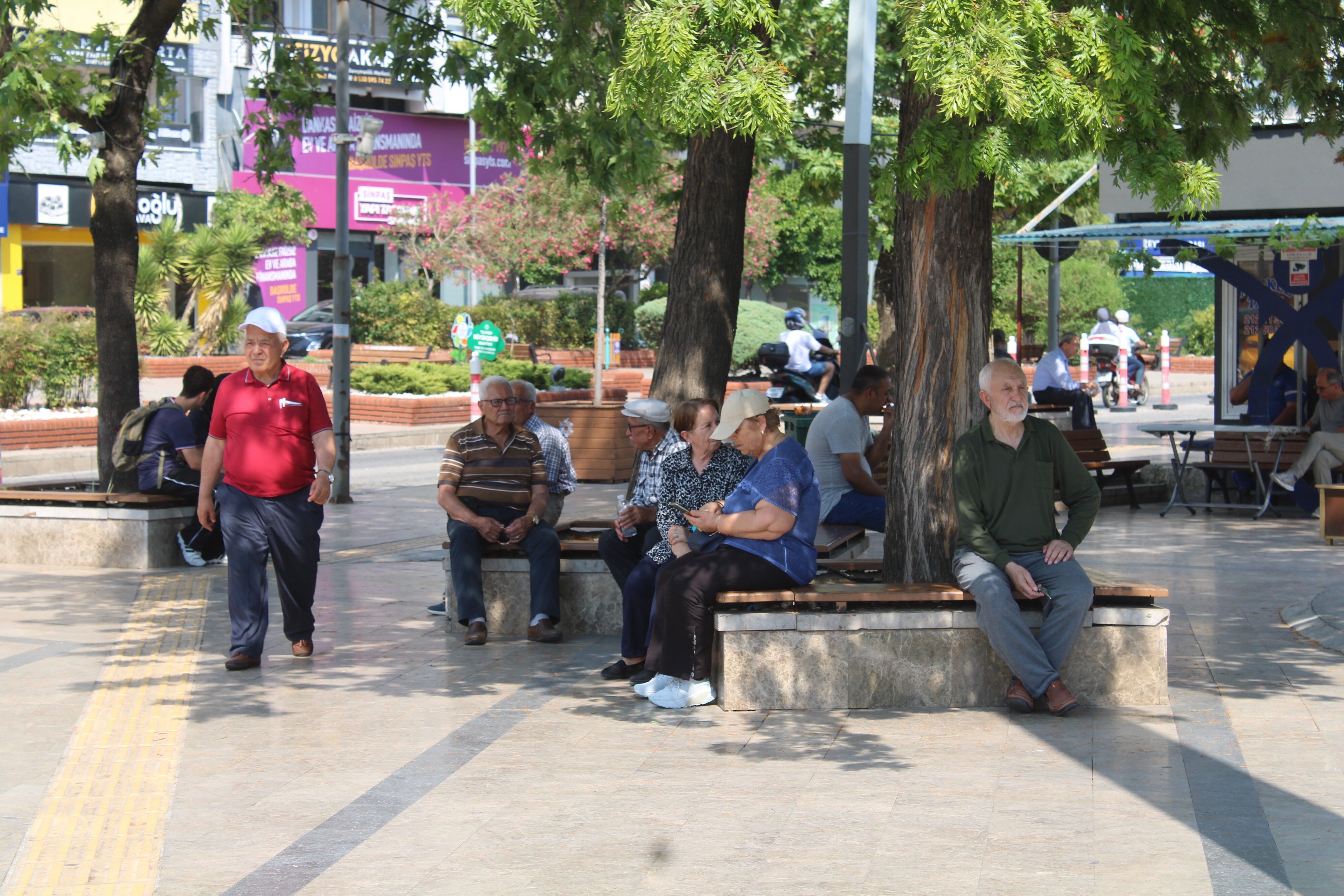 Aydın’da Kavurucu Sıcaklar Etkisini Artırdı Termometre 42 Dereceyi Gördü (5)