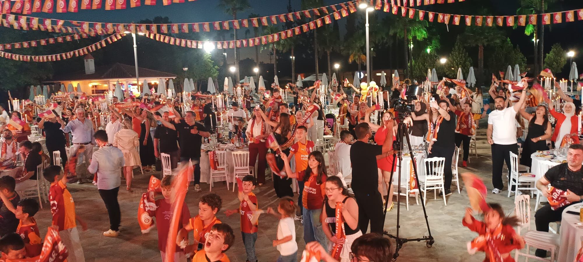 Aydın'da sarı kırmızı gece  Şampiyonluk coşkusu yaşadılar