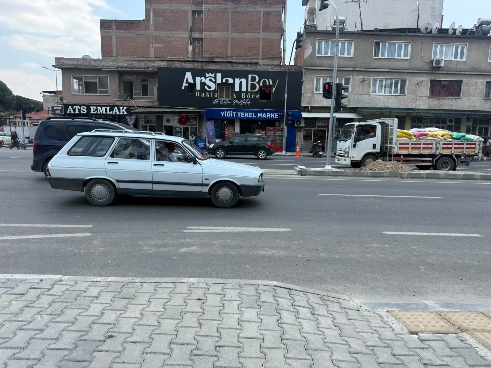 Aydın'da tamamlanan yola yaya geçidi talebi