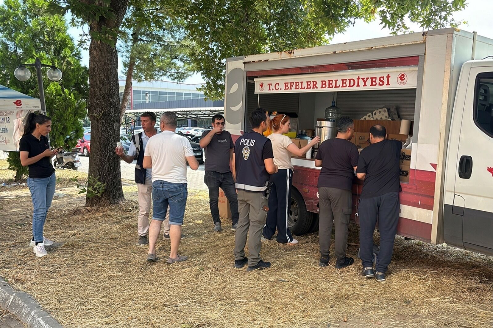 Aydın'da YKS seferberliği: Su ve içecek ikramı yapıldı