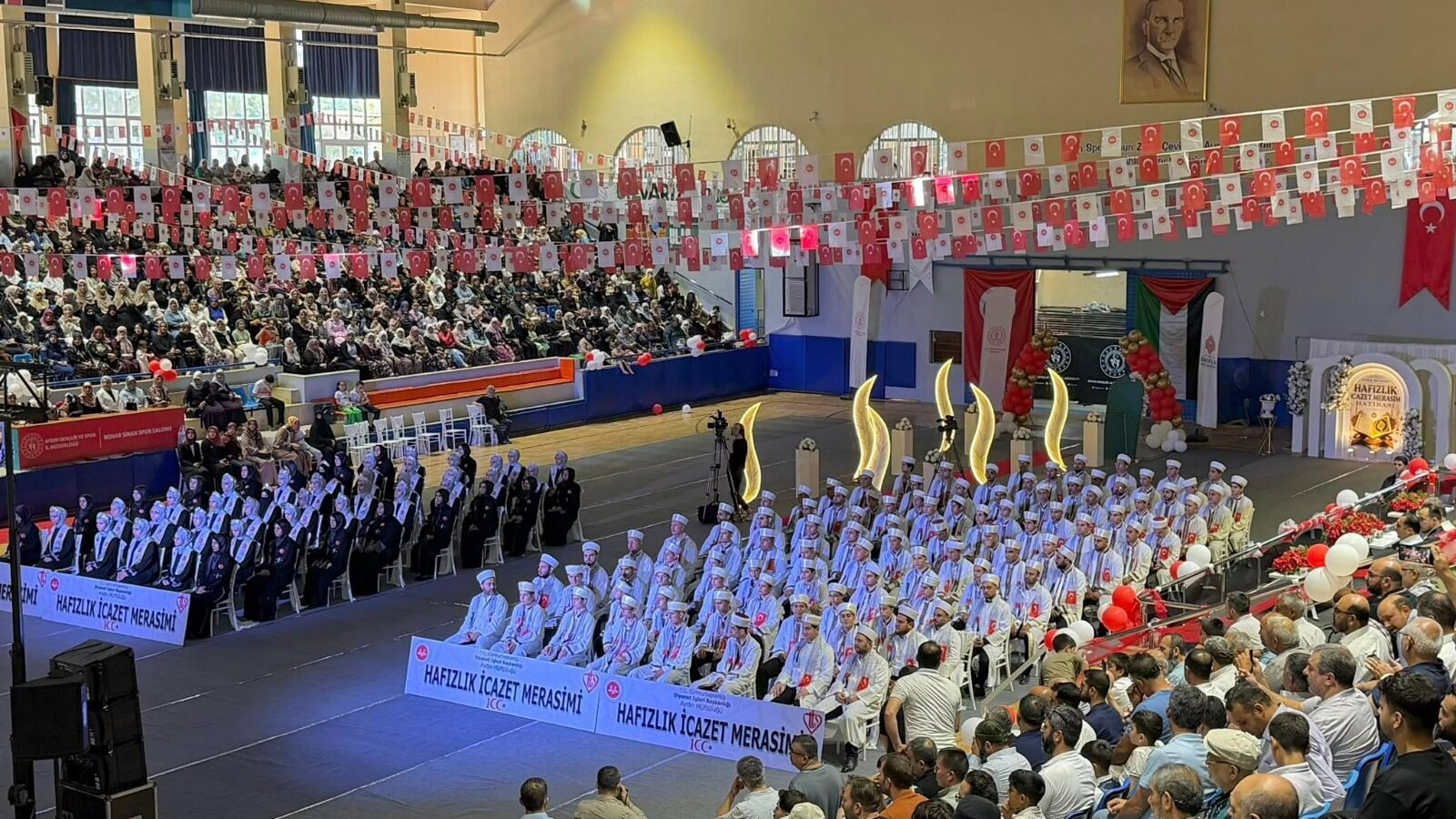 Aydın’daki kuran bülbüllerine anlamlı program: 115 hafız görkemli törenle icazet aldı