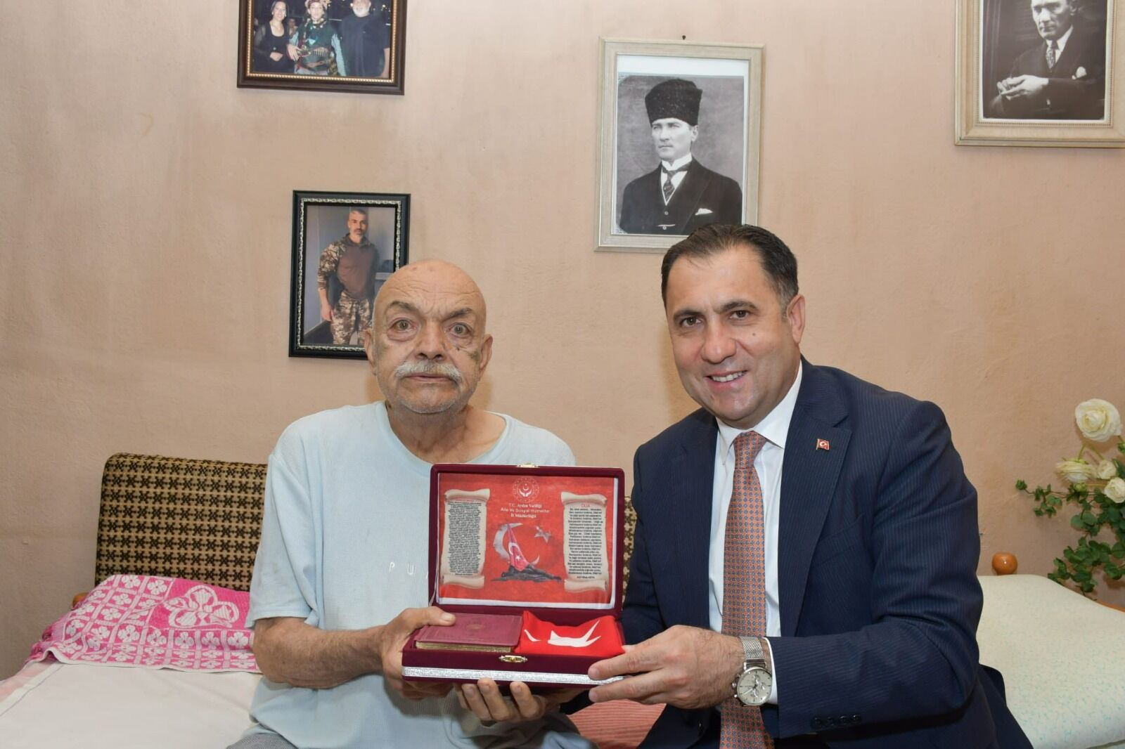 Aydın’daki Şehidin Emanetine Vefa Cumhurbaşkanı Erdoğan Ve Bakan Göktaş’ın Selamlarını Iletti (3)