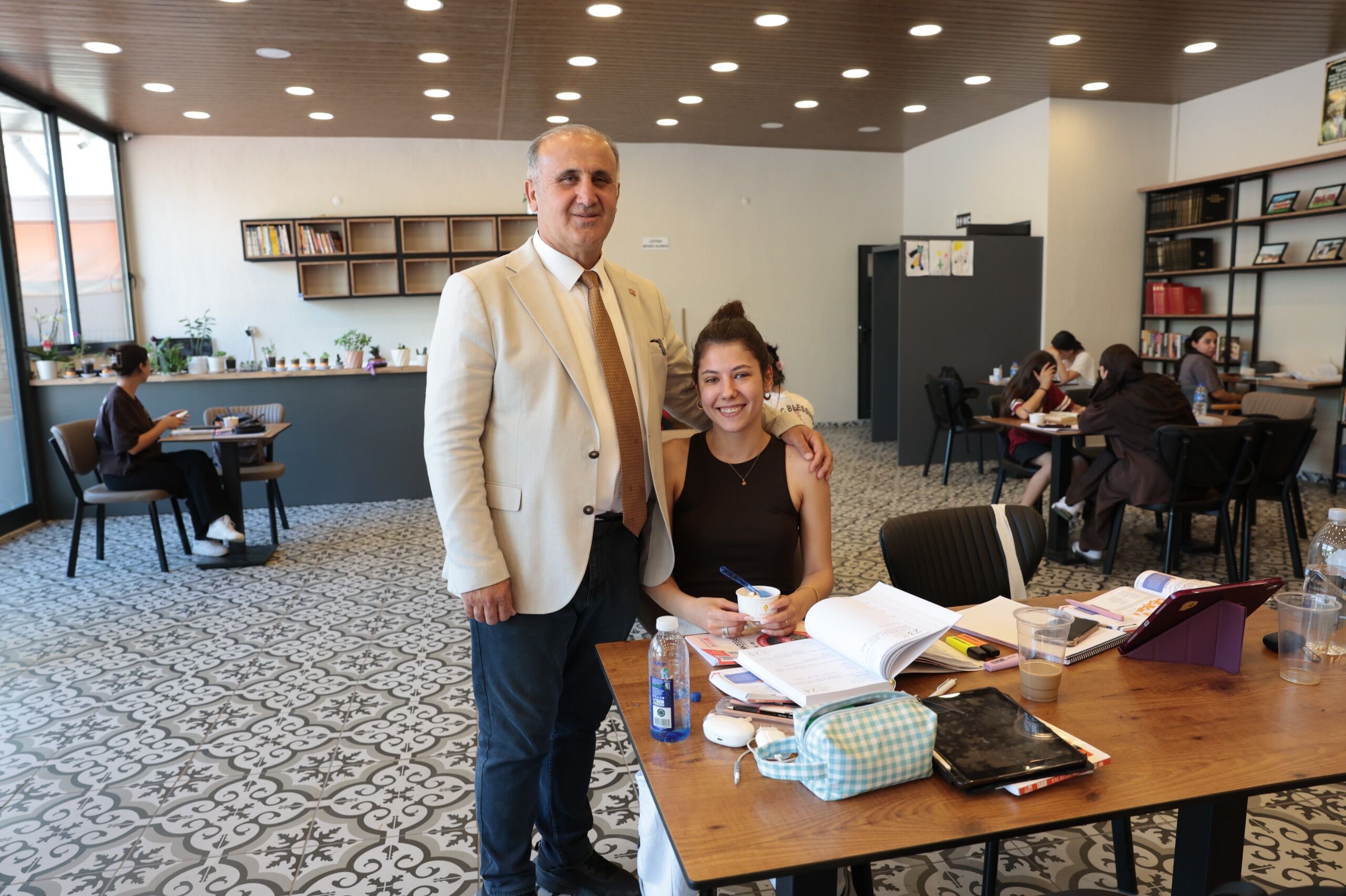 Başkan Kaya YKS öğrencilerinin heyecanına ortak oldu