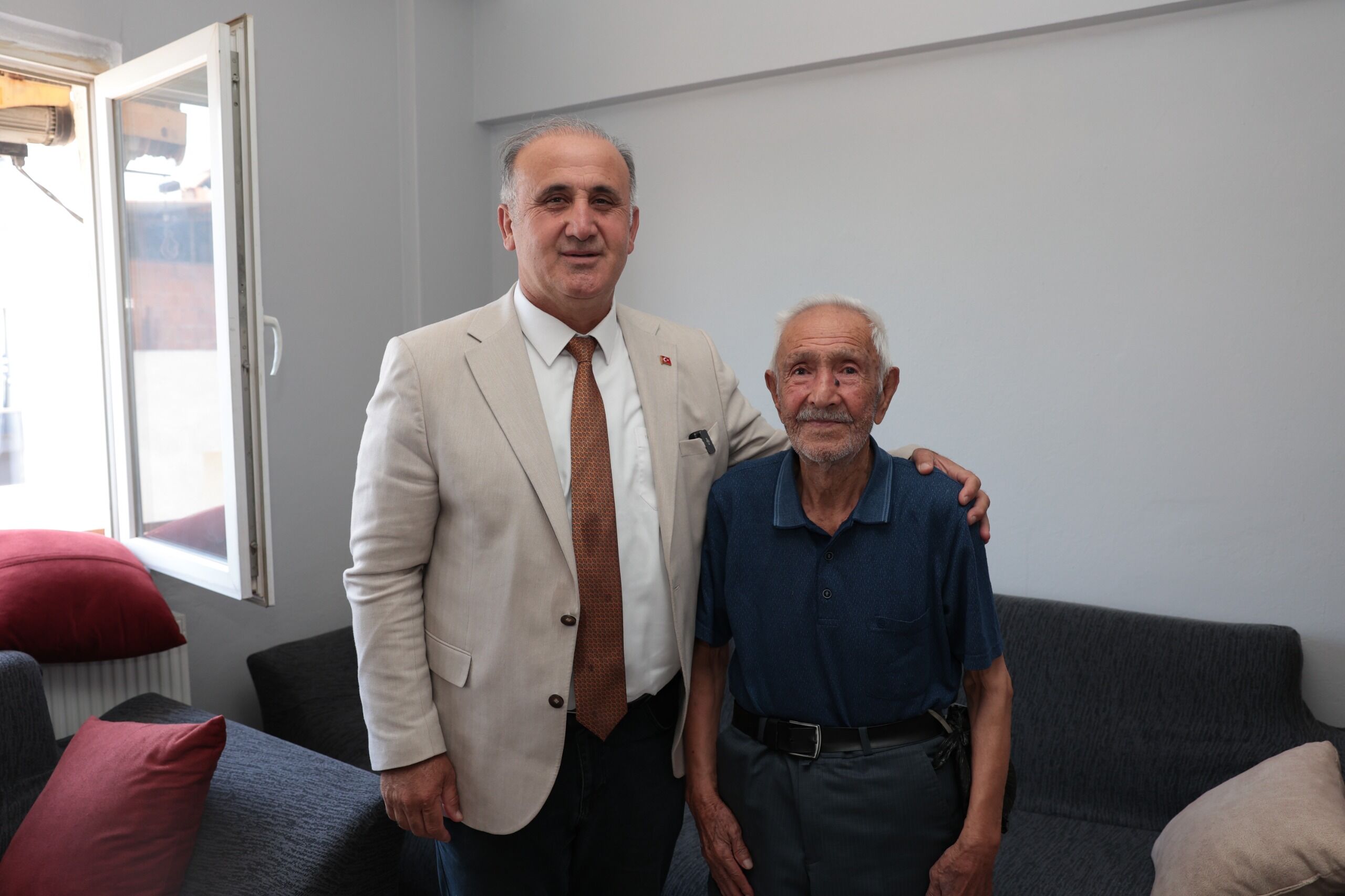 Başkan Kaya'dan Babalar Günü Öncesi Anlamlı Davranış Şehitlerin Babalarını Unutmadı (3)