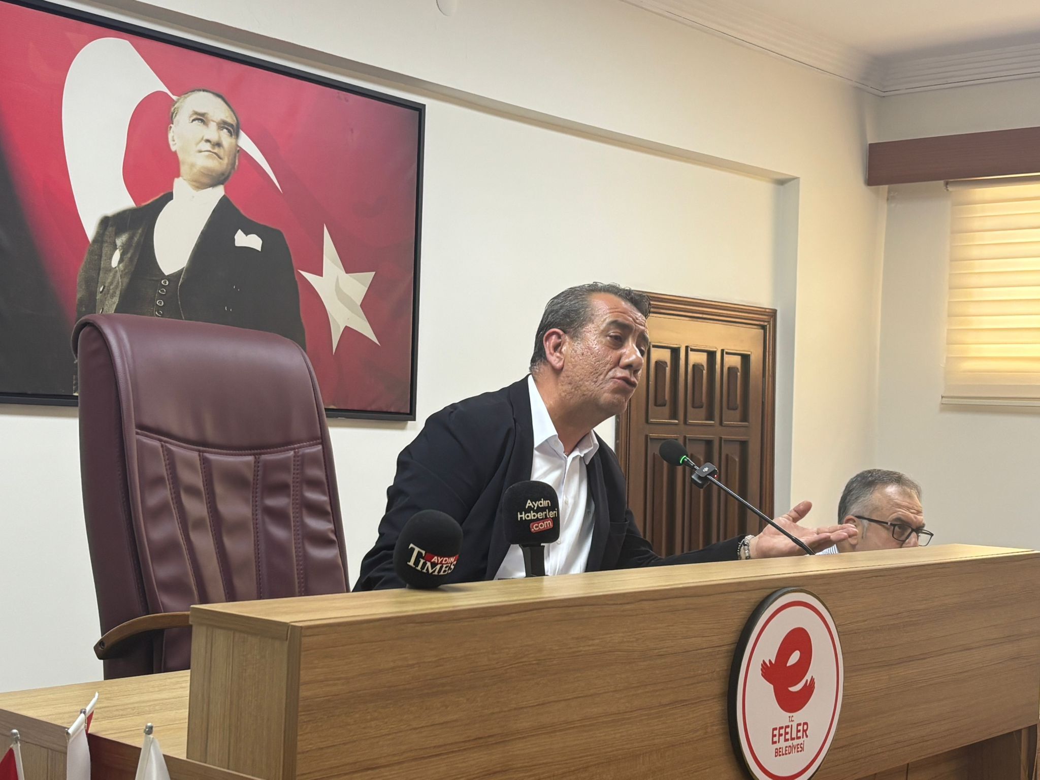 Efeler Belediye Meclisi’nde gündem krizi: Uysal’dan Yetişkin’e sert tepki