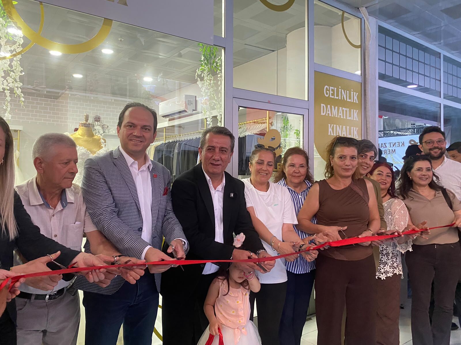 Efeler Belediyesi’nden Görkemli Açılış Kent Zarafet Merkezi’ne Defile Damga Vurdu (3)