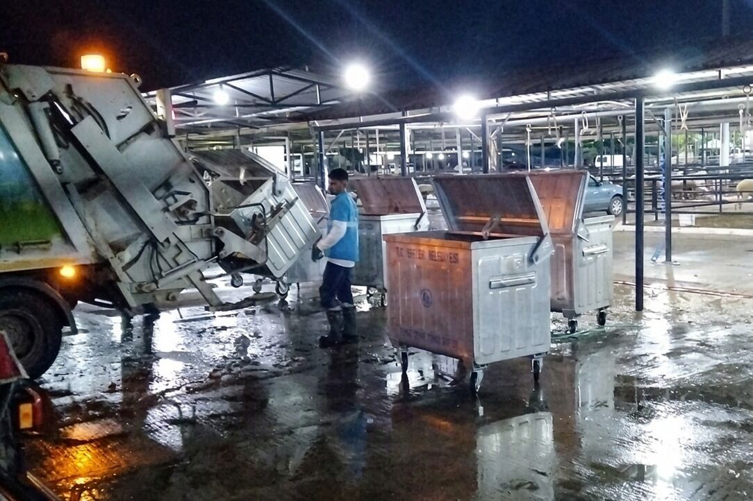 Efeler Belediyesi'nin bayram mesaisi meyvesini verdi