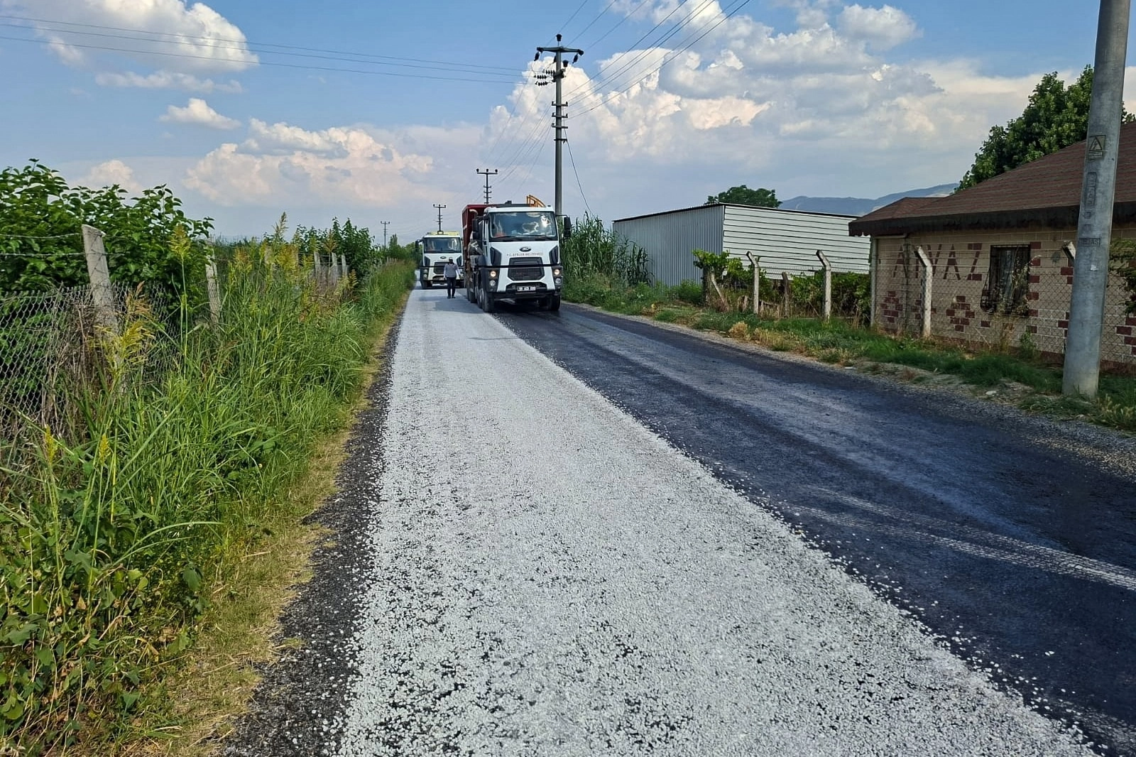 Efelerde Yol Hamlesi Asfaltlama Calismalari Hiz Kazandi 668436 B0A013