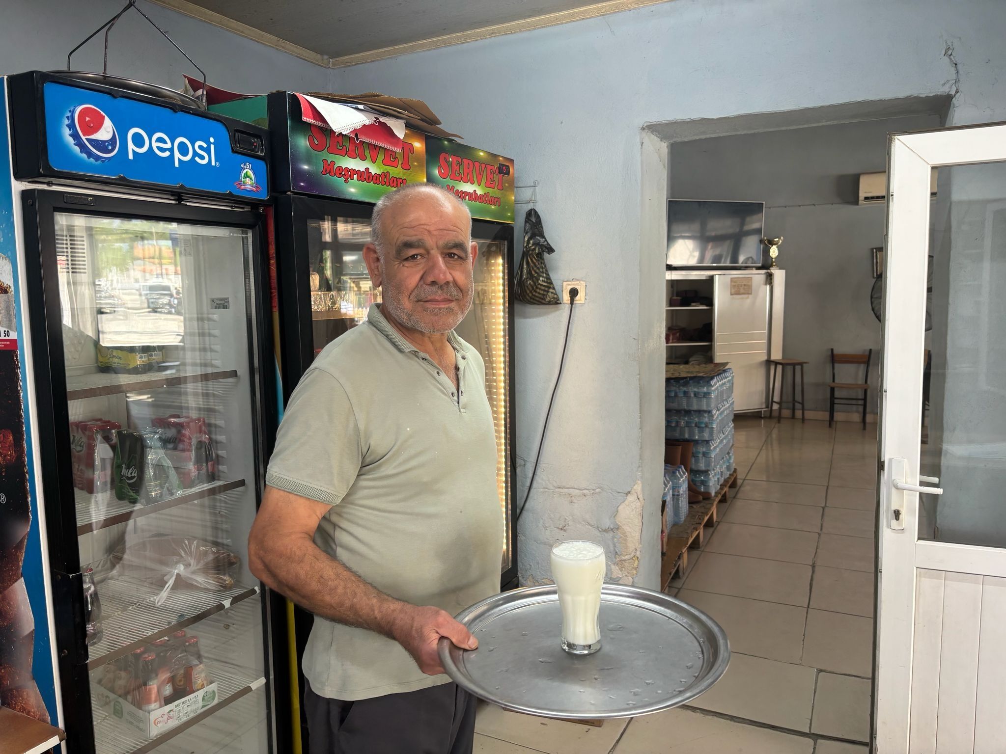Germencikte 10 Yillik Emekle Uretilen Geleneksel Ayran Marka 672758 C4D124