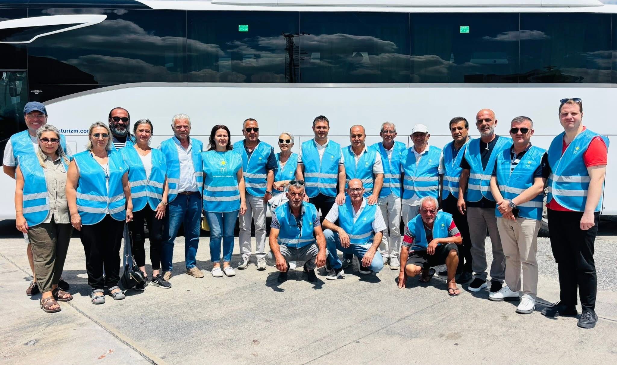 İYİ Parti Kuşadası Ankara'ya doğru hareket etti