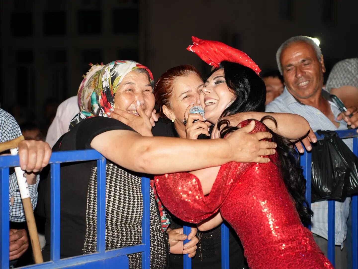 Koçarlı’daki Festivalde Müzik Ziyafeti Vatandaşlar Ayşe Dinçer Konseriyle Coştu (7)