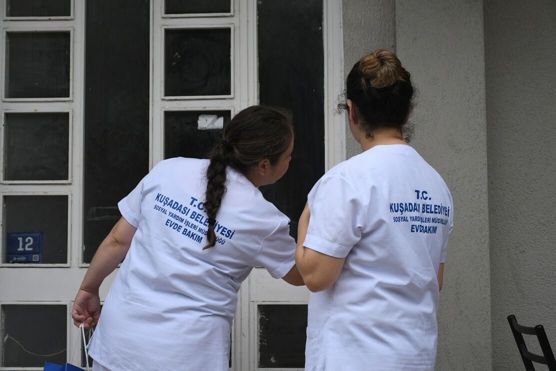 Kusadasi Belediyesinden Babalar Gunu Ziyareti 671317 D1Bd03