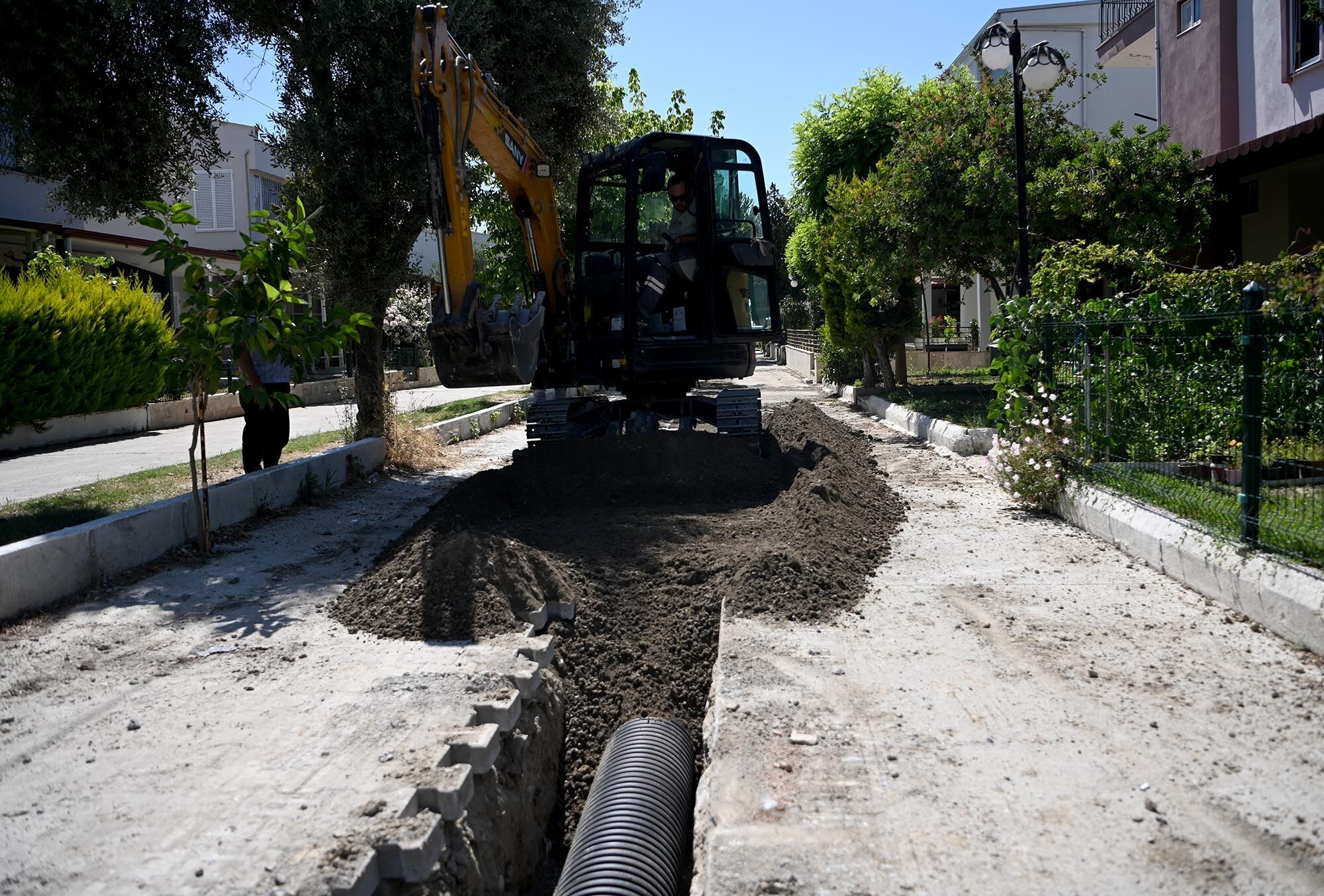 Kusadasinda Koklu Altyapi Sorunlari Cozume Kavusuyor 674523 Dc24A3