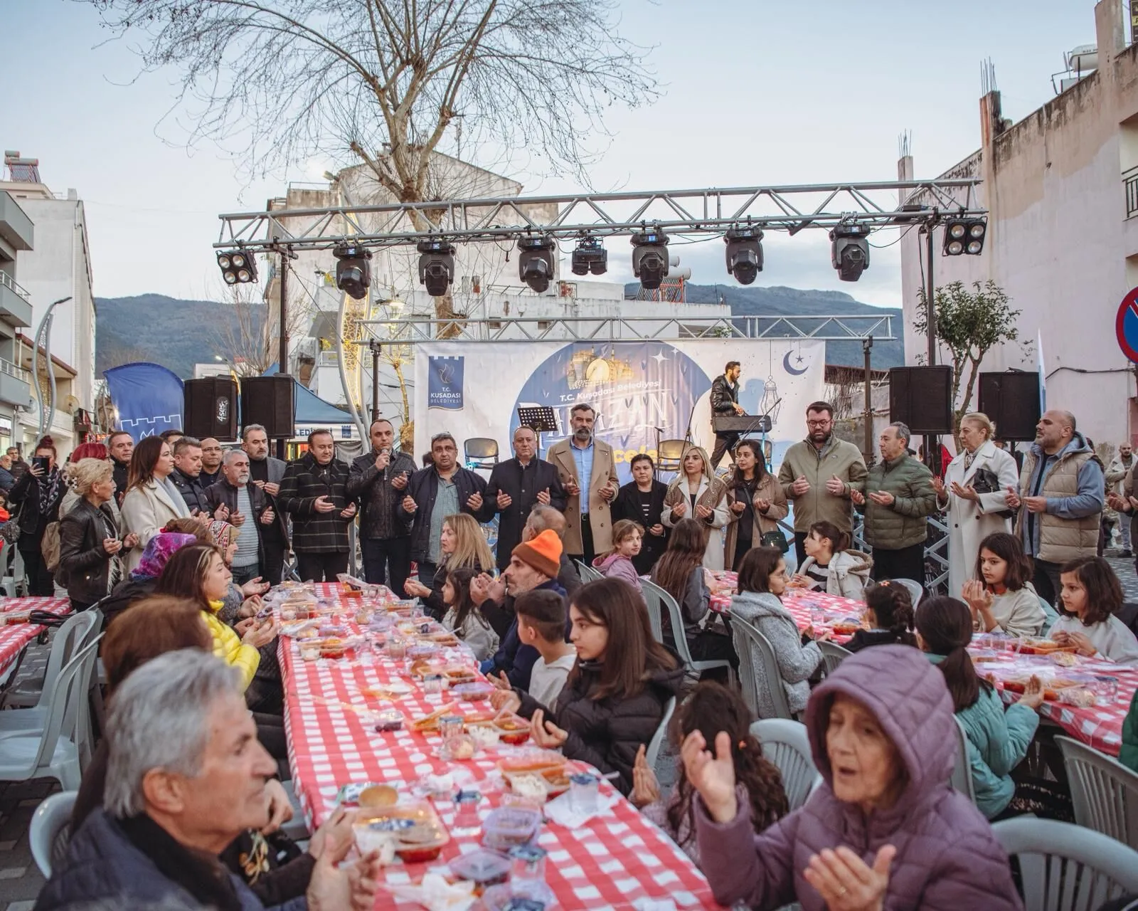 Kuşadası’nda Ramazan: Dayanışmanın kenti, paylaşmanın bereketli sofrası