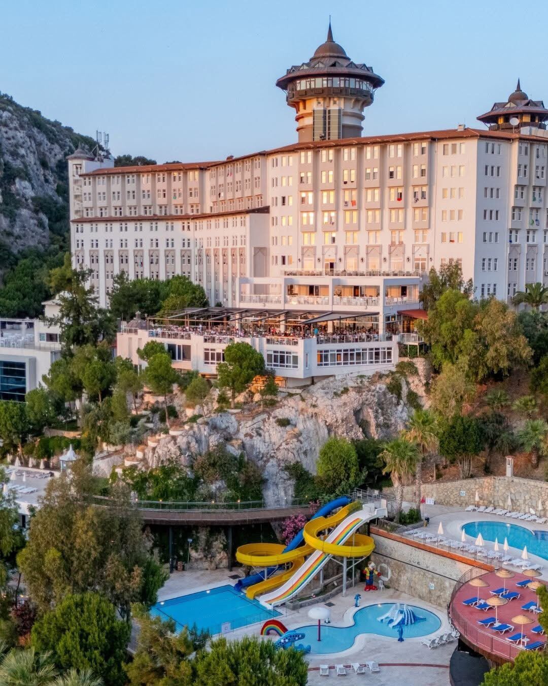 Kuşadası’nda sektörü sarsan karar! Turizm simgesi konkordato ilan etti