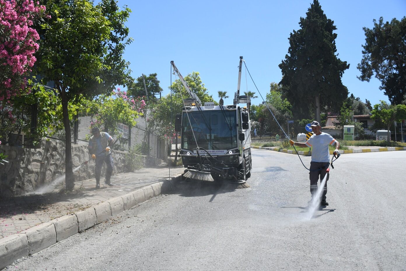 Kusadasinda Temizlikte Yeni Donem 667107 E7E0B3