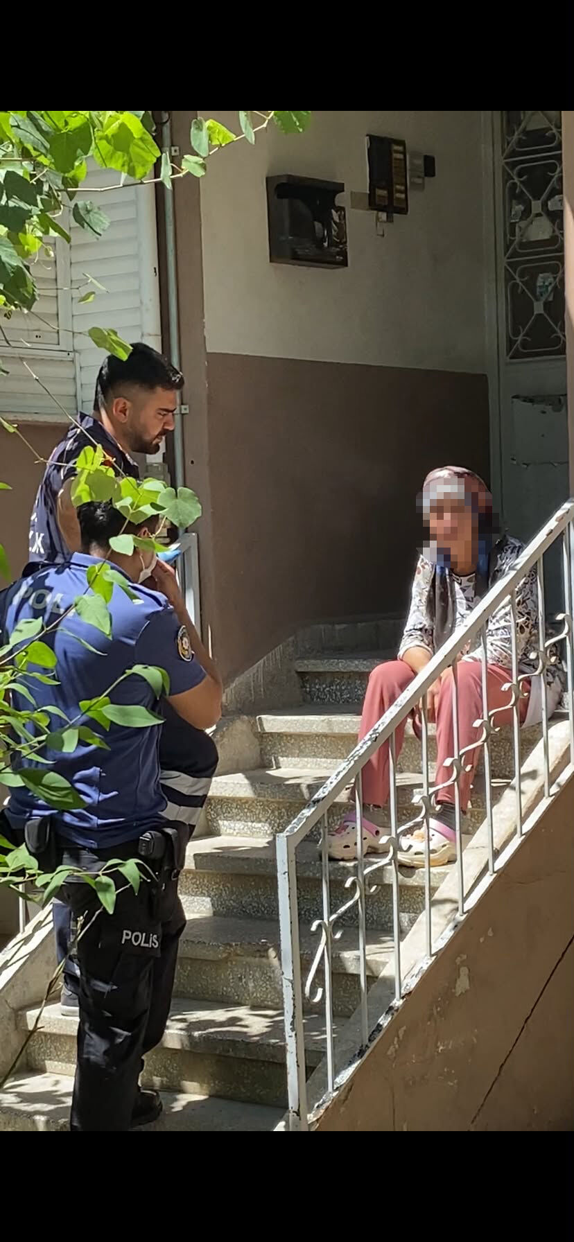 Nazilli’de evden iki kamyon çöp çıktı: Ev sahibi sinir krizi geçirdi