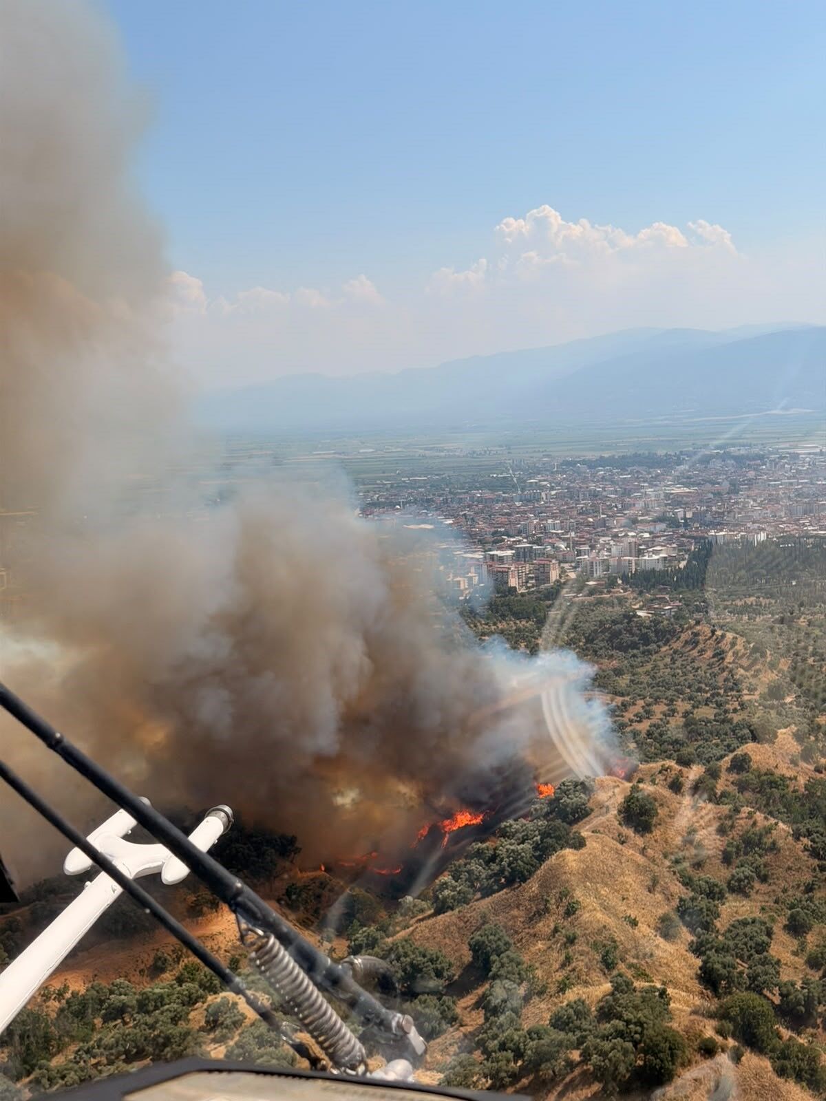 Nazilli’deki yangına ekipler seferber oldu! Söndürme çalışmaları sürüyor