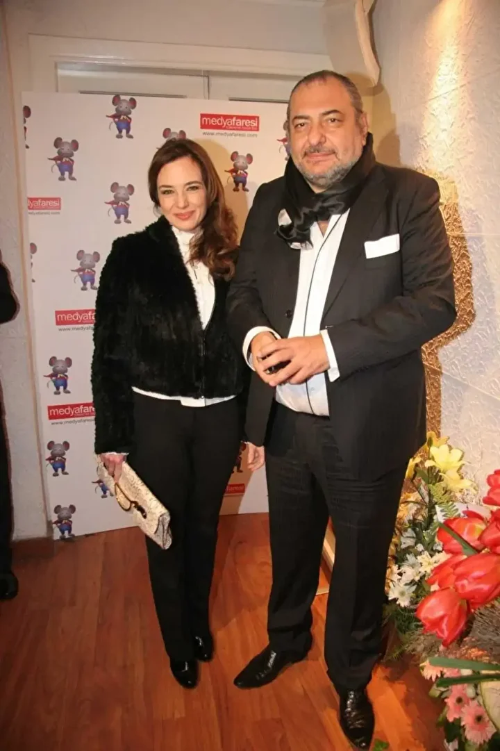 Reha Muhtarın Eşi Kim