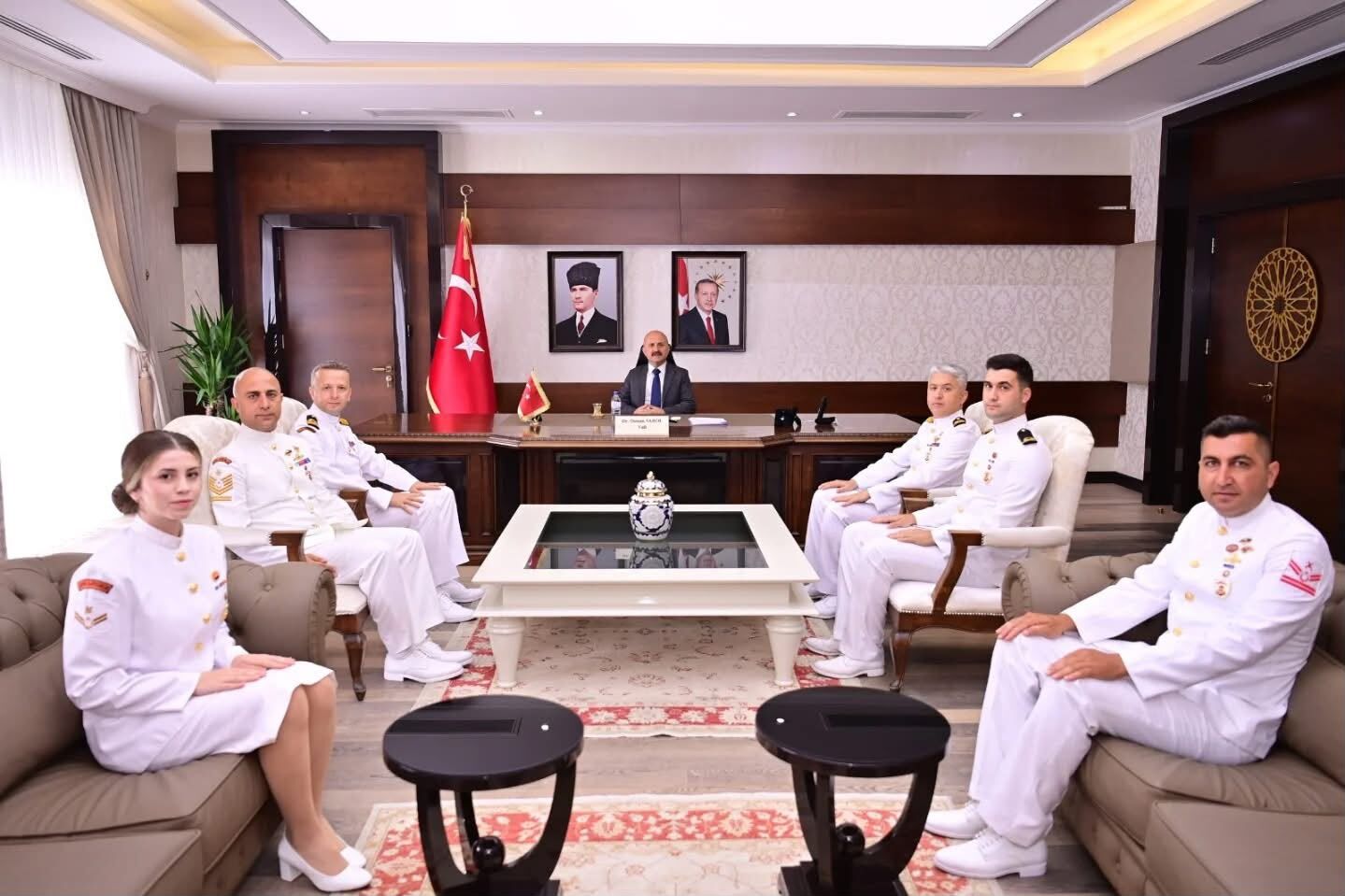 Sahil Güvenlik 44 yaşında Aydın Valisi Varol’a anlamlı ziyaret