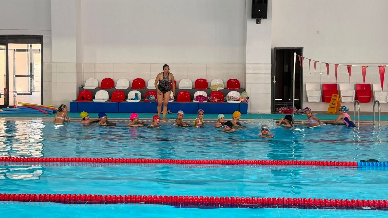 Söke’de yarı olimpik havuz kapılarını açtı