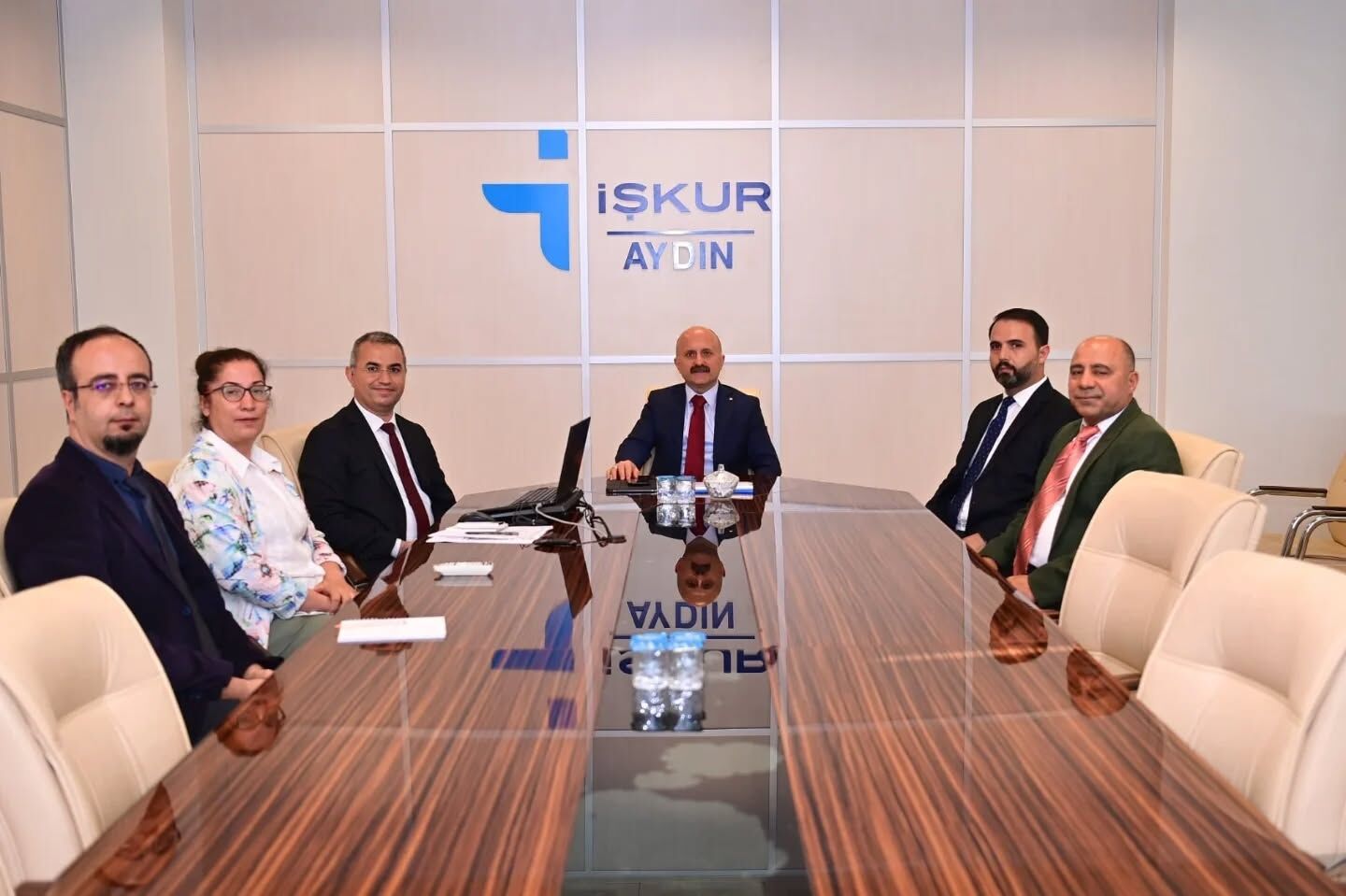 Vali Varol Aydın‘ı tanıma turlarını sürdürüyor