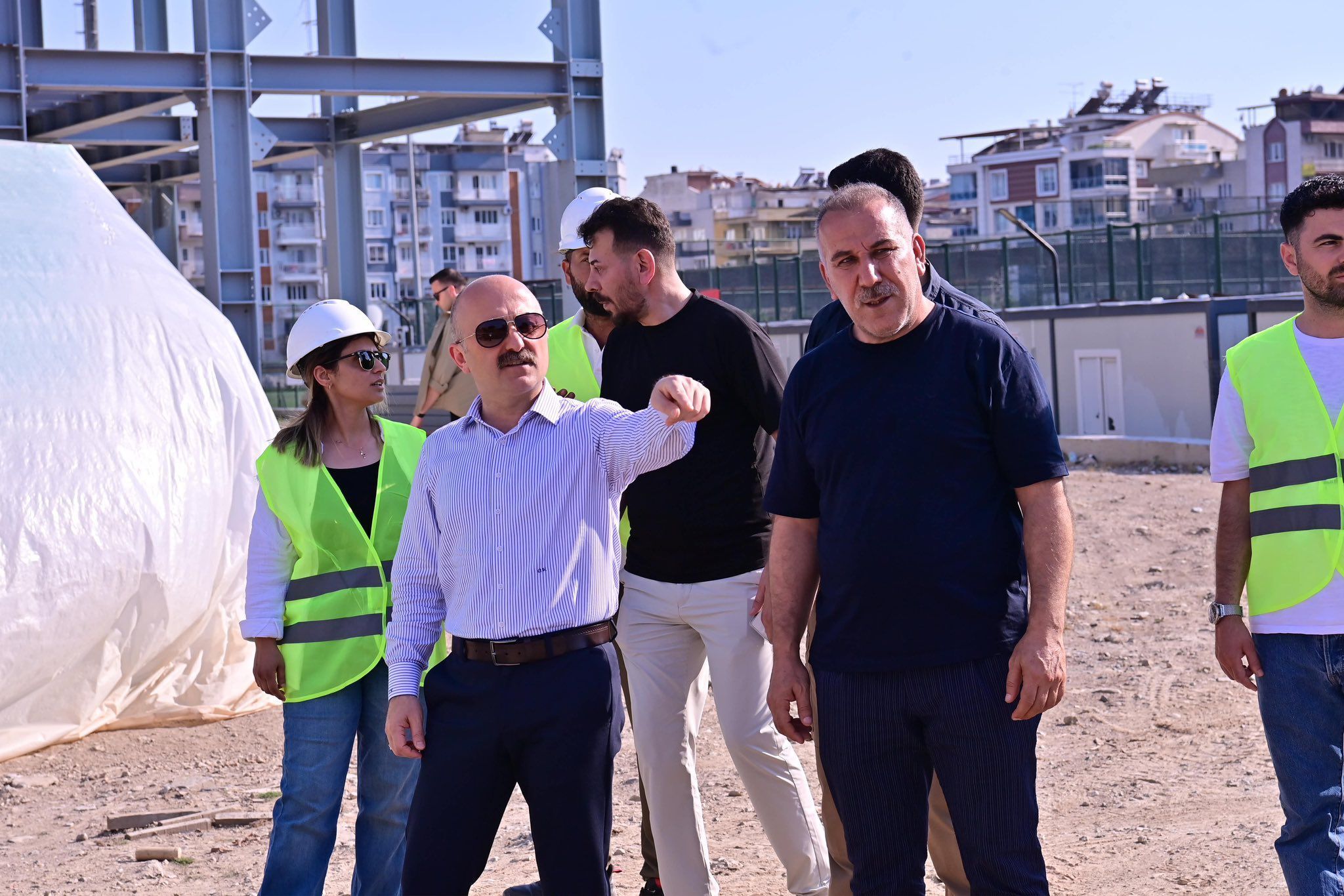 Vali Varol’dan Adnan Menderes Stadyumu’nda Inceleme (3)