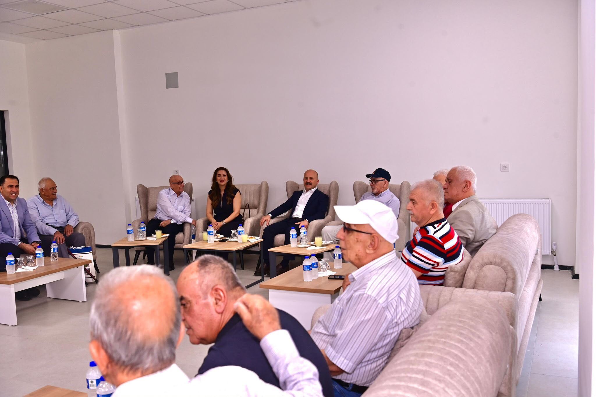 Vali Varol’dan Huzurevinde Babalar Günü Ziyareti (2)