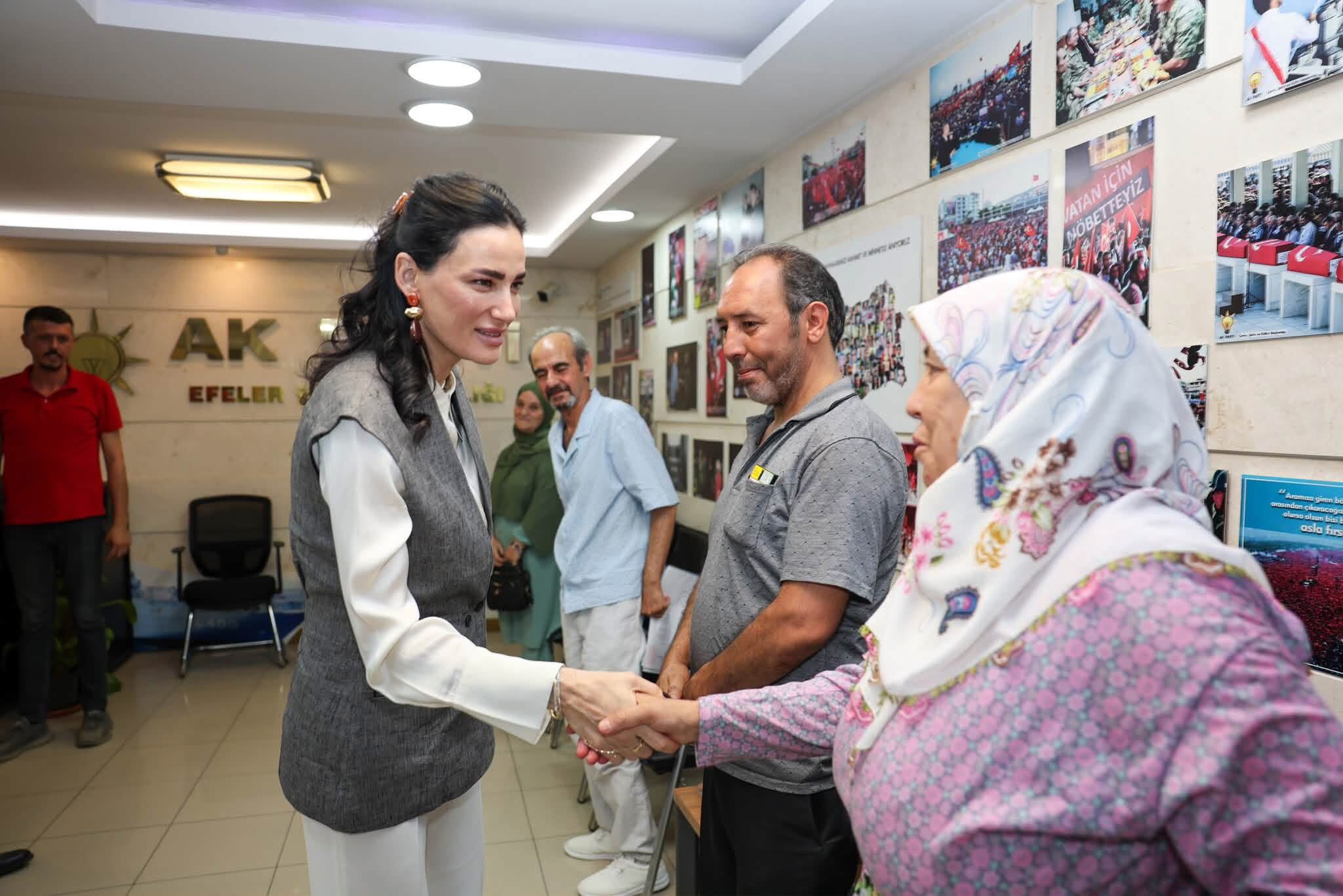 Ak Partili Sarıbaş’tan Efeler’de Gönül Buluşması (4)