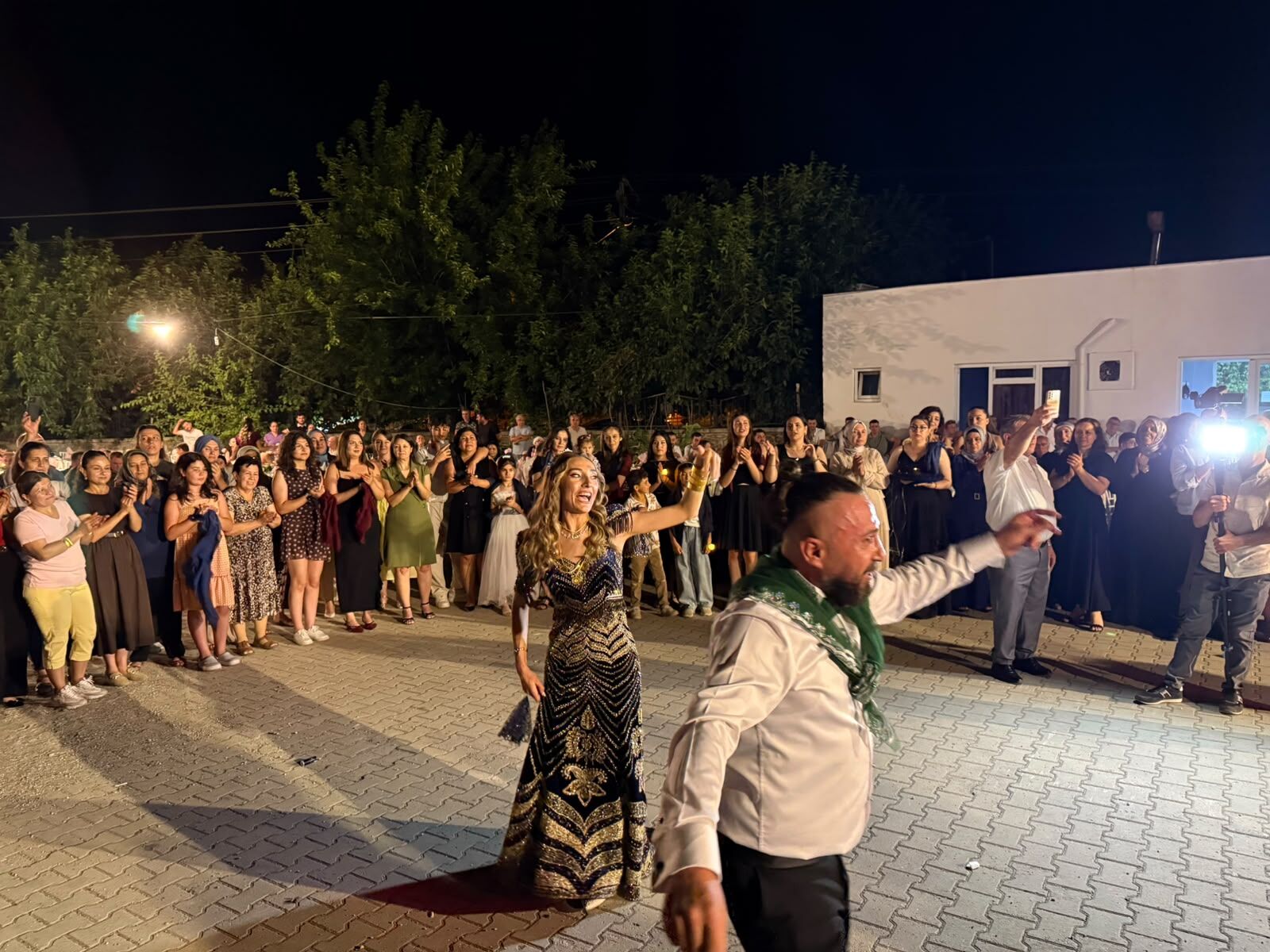 Aydın Emniyeti’nin mutlu günü: Müge ve Serkan çifti dünyaevine girdi