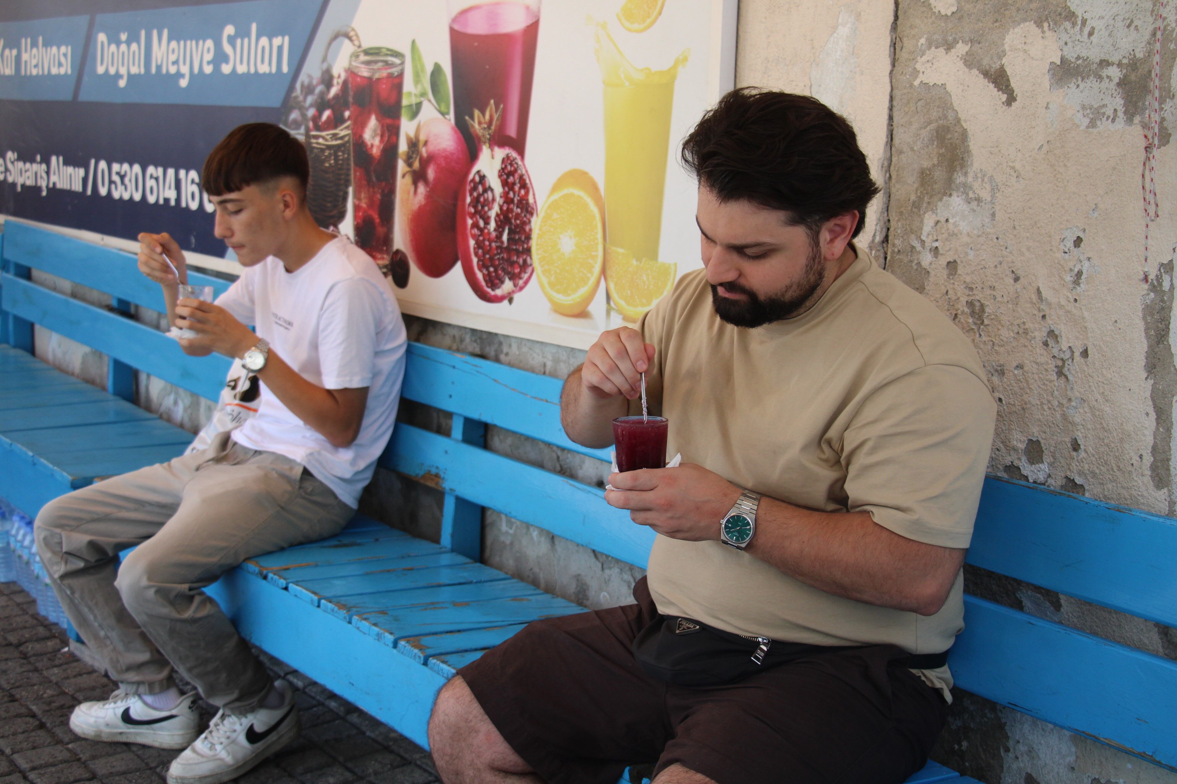 Aydın sıcağında buz gibi tatlı: Kar helvası